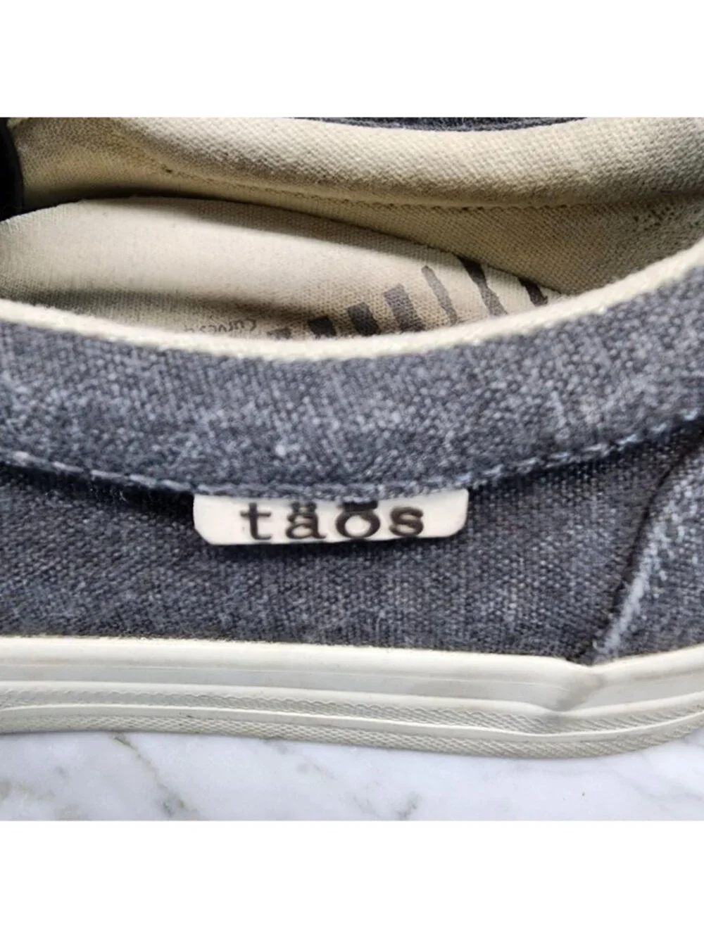 Taos Footwear Shoes Womens Size 8.5 Gray Canvas Slip On Sneakers *Read*